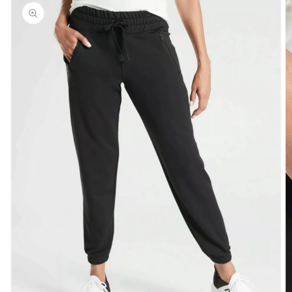 Athleta black bounce back jogger size XS